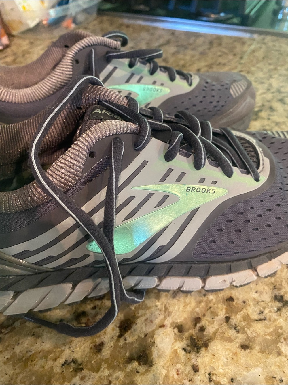 Brooks Ariel 18 Gray Running Shoes with Iridescent Mint Logo